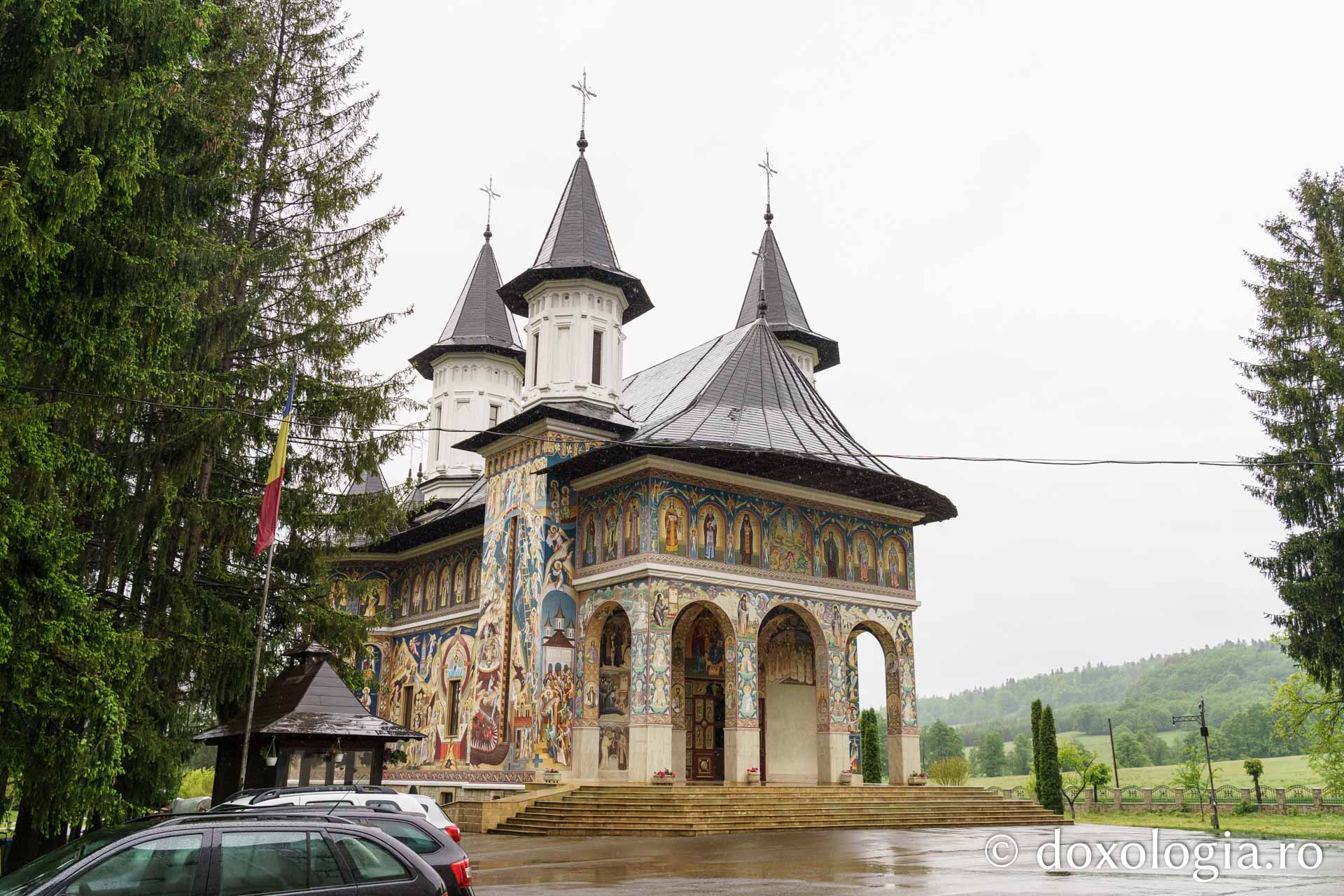 La Seminarul Teologic Ortodox „Veniamin Costachi” de la Mănăstirea Neamț a fost sfințit cabinetul stomatologic școlar „Sfântul Calinic de la Cernica”