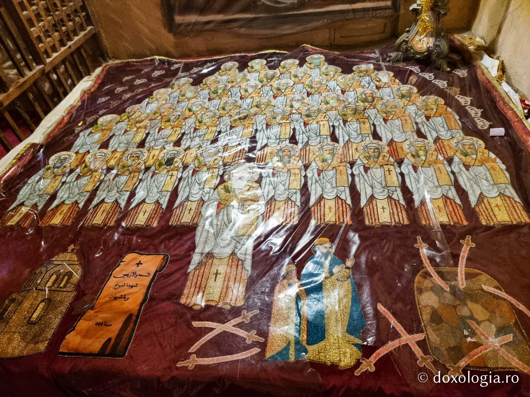 Închinare la moaștele celor 49 de călugări martiri de la Mănăstirea „Sfântul Macarie Egipteanul” / Foto: Magda Buftea Închinare la moaștele celor 49 de călugări martiri de la Mănăstirea „Sfântul Macarie Egipteanul”