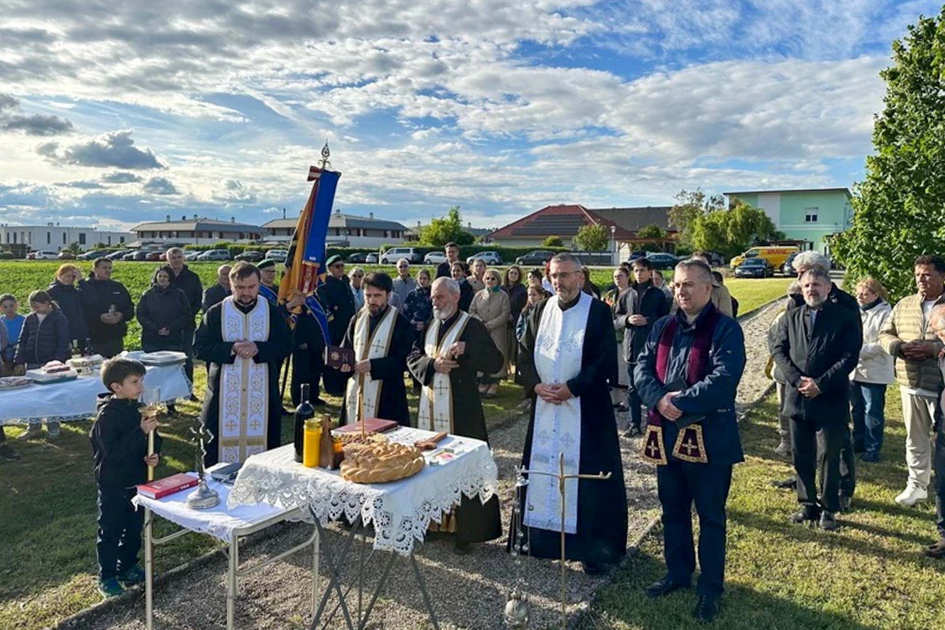 Cinstirea eroilor români, de praznicul Înălțării Domnului, în cimitirele militare din Germania și Austria