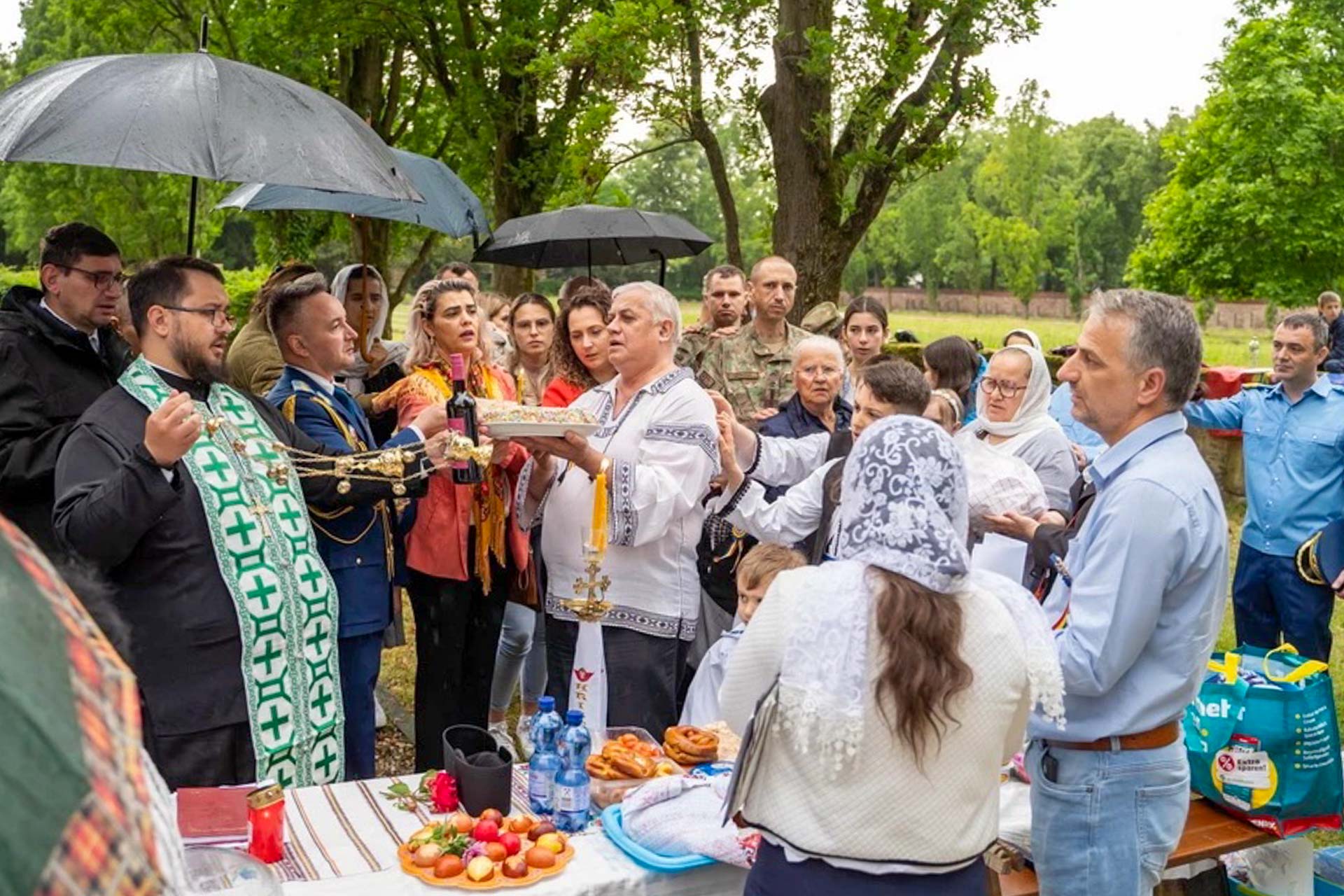 Cinstirea eroilor români, de praznicul Înălțării Domnului, în cimitirele militare din Germania și Austria