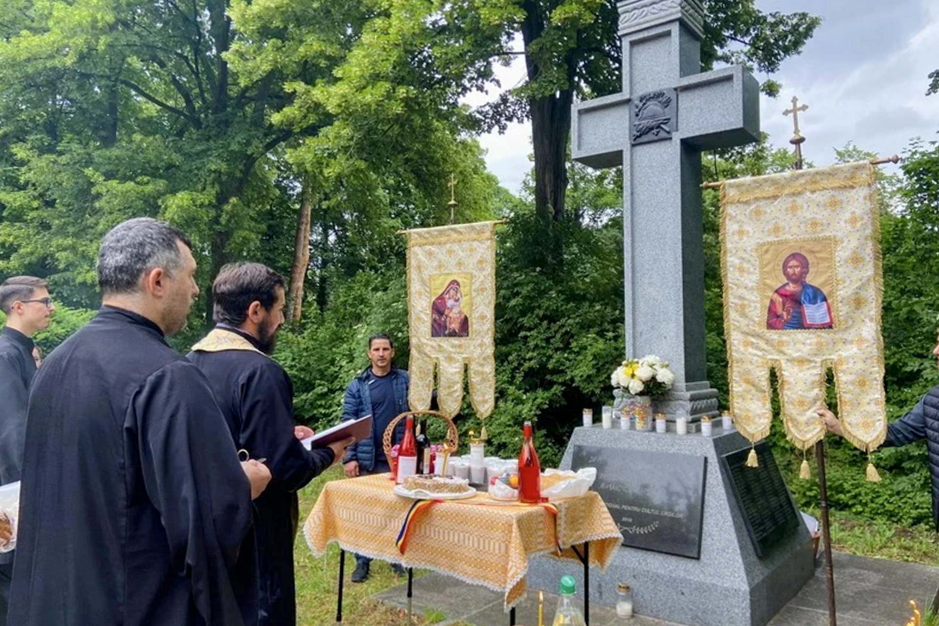 Cinstirea eroilor români, de praznicul Înălțării Domnului, în cimitirele militare din Germania și Austria