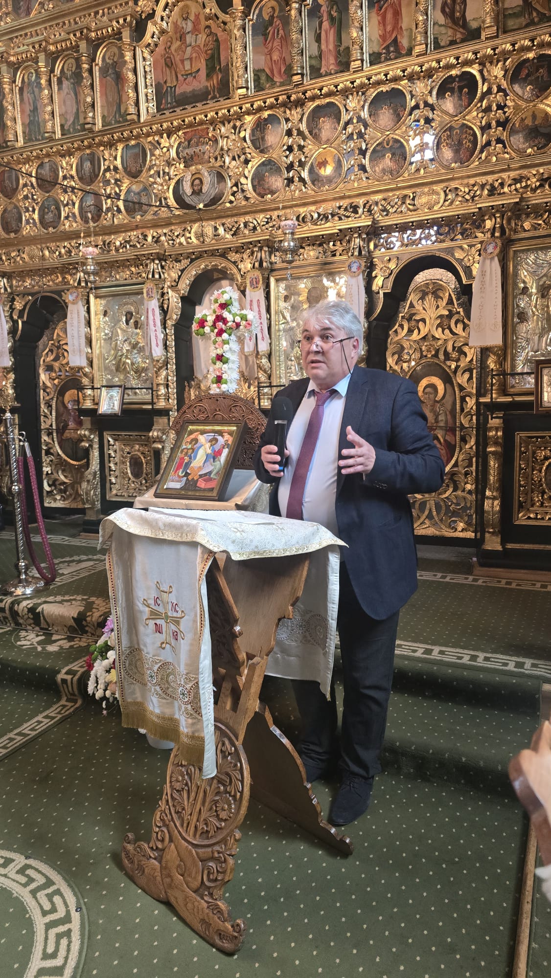 George Enescu, pomenit la Schitul Vovidenia al Mănăstirii Neamț, la împlinirea celor 70 de ani de la mutarea la cele veșnice George Enescu, pomenit la Schitul Vovidenia al Mănăstirii Neamț, la împlinirea celor 70 de ani de la mutarea la cele veșnice