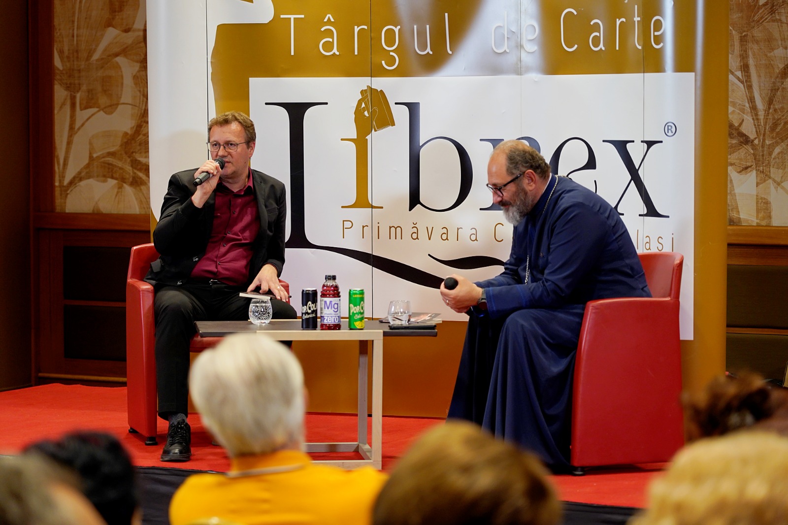 Părintele Constantin Necula le-a vorbit ieșenilor despre adolescenți, rugăciune și înviere la Târgul de Carte LIBREX 2025