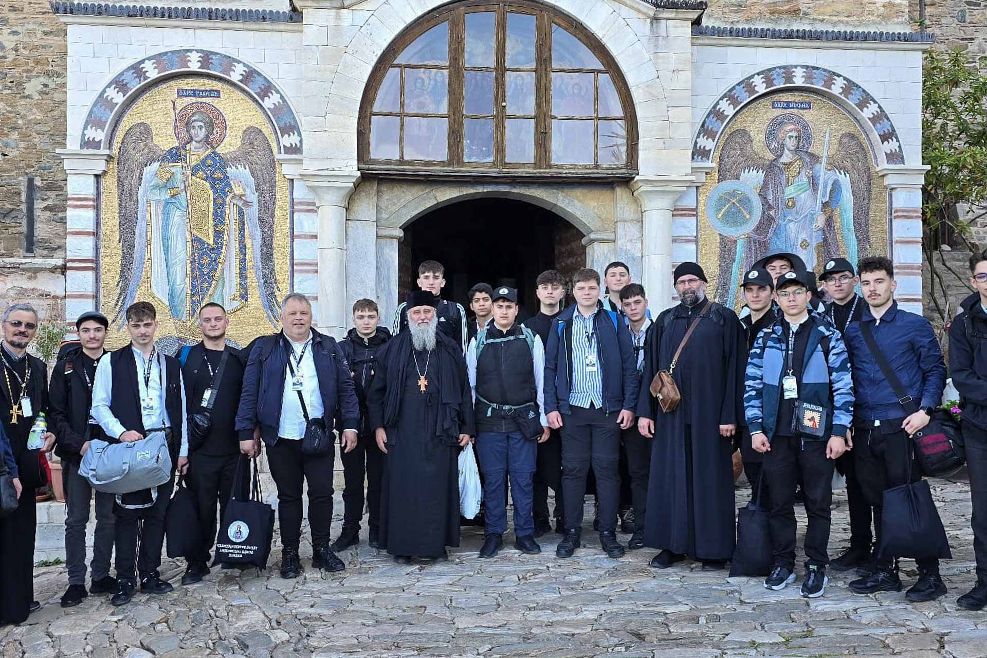 Elevi seminariști ieșeni, în pelerinaj la Sfântul Munte Athos