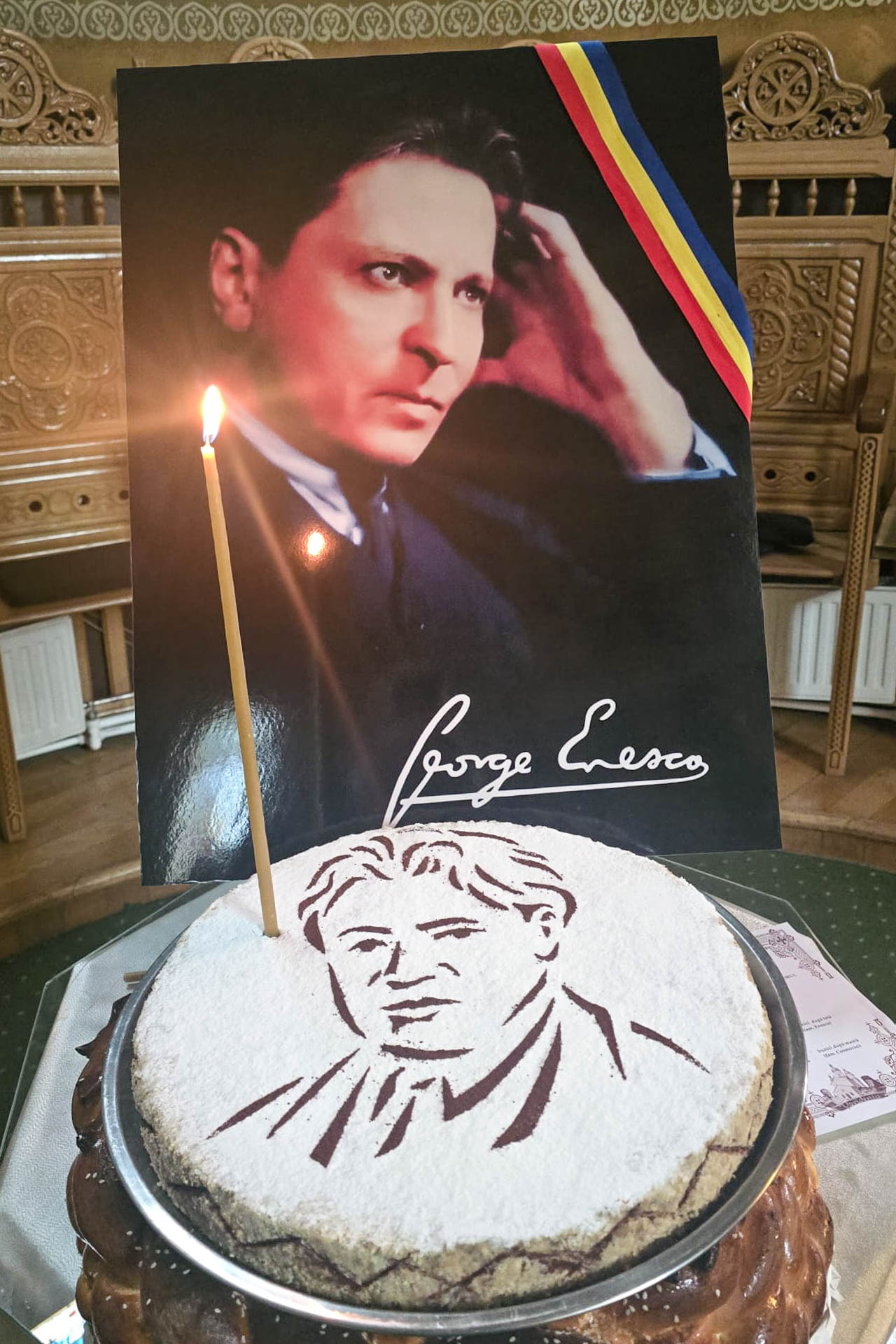 George Enescu, pomenit la Schitul Vovidenia al Mănăstirii Neamț, la împlinirea celor 70 de ani de la mutarea la cele veșnice George Enescu, pomenit la Schitul Vovidenia al Mănăstirii Neamț, la împlinirea celor 70 de ani de la mutarea la cele veșnice