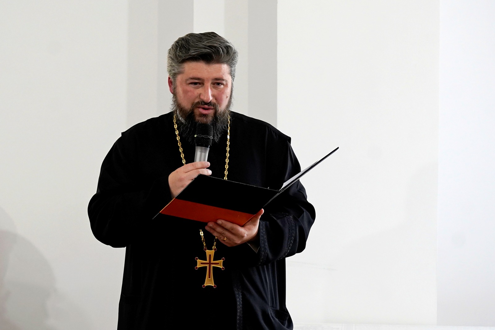 Peste 200 de tineri botoșăneni s-au întâlnit pentru a discuta despre Biserică. PS Nichifor Botoșăneanul, prezent printre ei: „Să vă bucurați de întâlnirea cu Dumnezeu, adevărata bucurie”