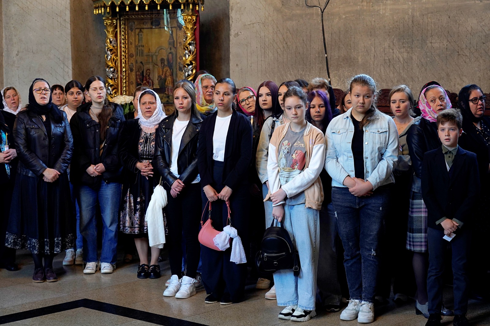 Peste 200 de tineri botoșăneni s-au întâlnit pentru a discuta despre Biserică. PS Nichifor Botoșăneanul, prezent printre ei: „Să vă bucurați de întâlnirea cu Dumnezeu, adevărata bucurie”