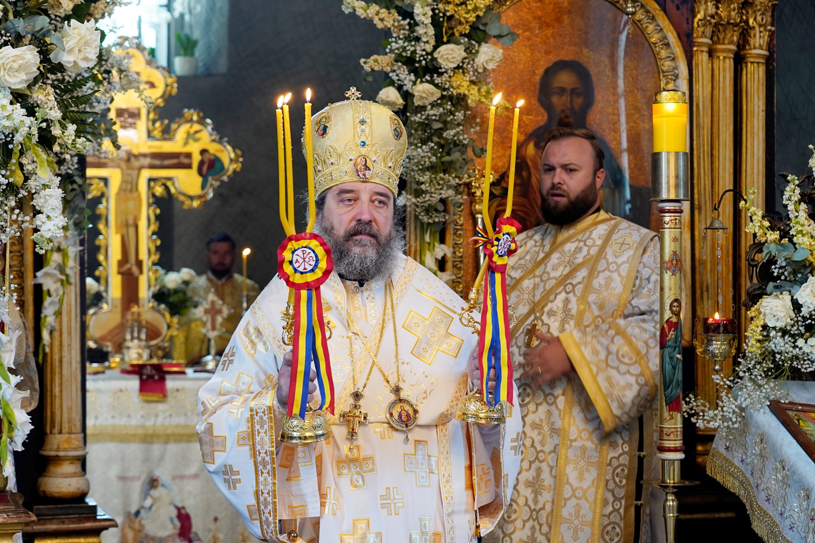 Peste 200 de tineri botoșăneni s-au întâlnit pentru a discuta despre Biserică. PS Nichifor Botoșăneanul, prezent printre ei: „Să vă bucurați de întâlnirea cu Dumnezeu, adevărata bucurie”