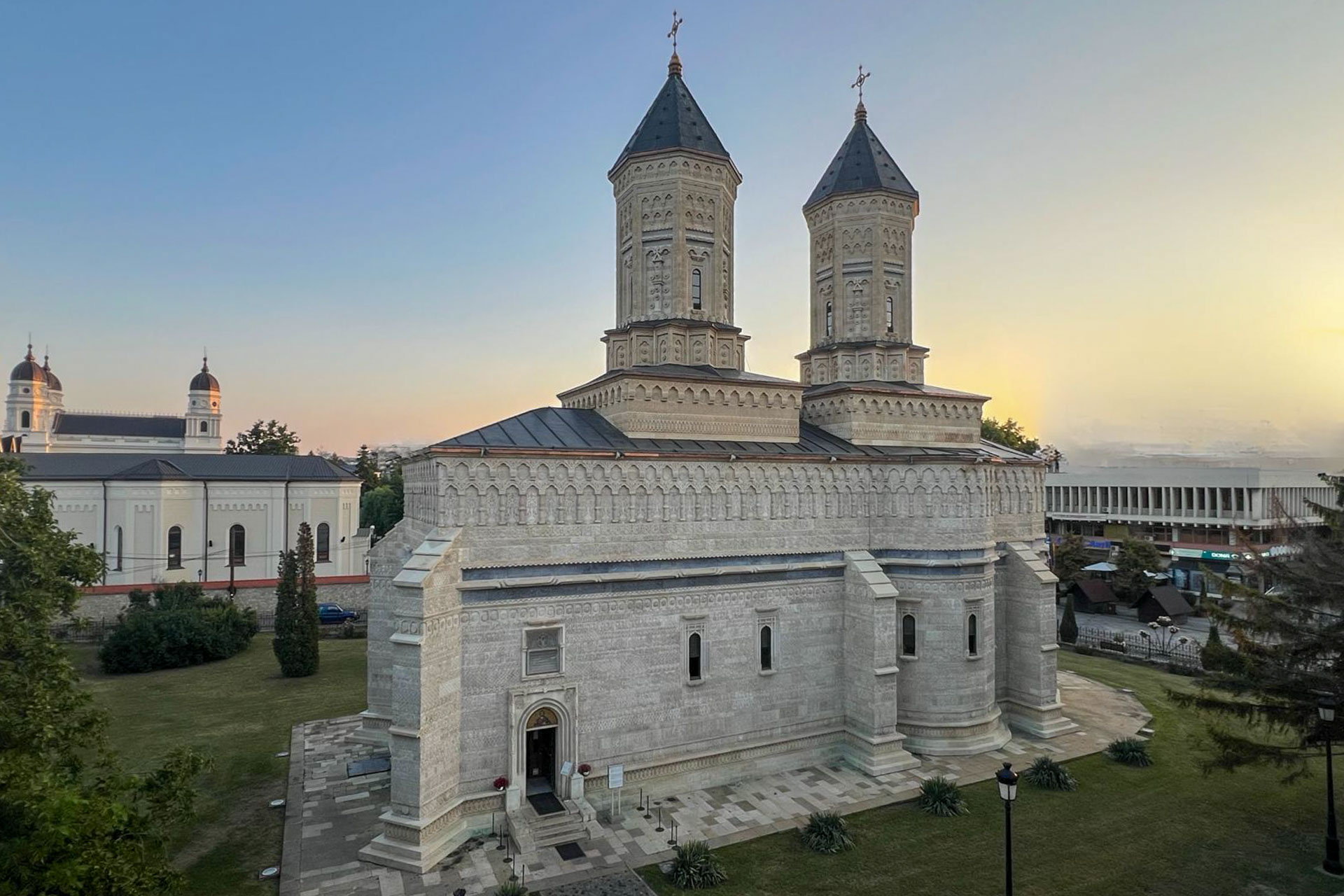 Mănăstirea „Sfinții Trei Ierarhi” – 386 de ani de la sfințire, simbol al credinței și culturii românești