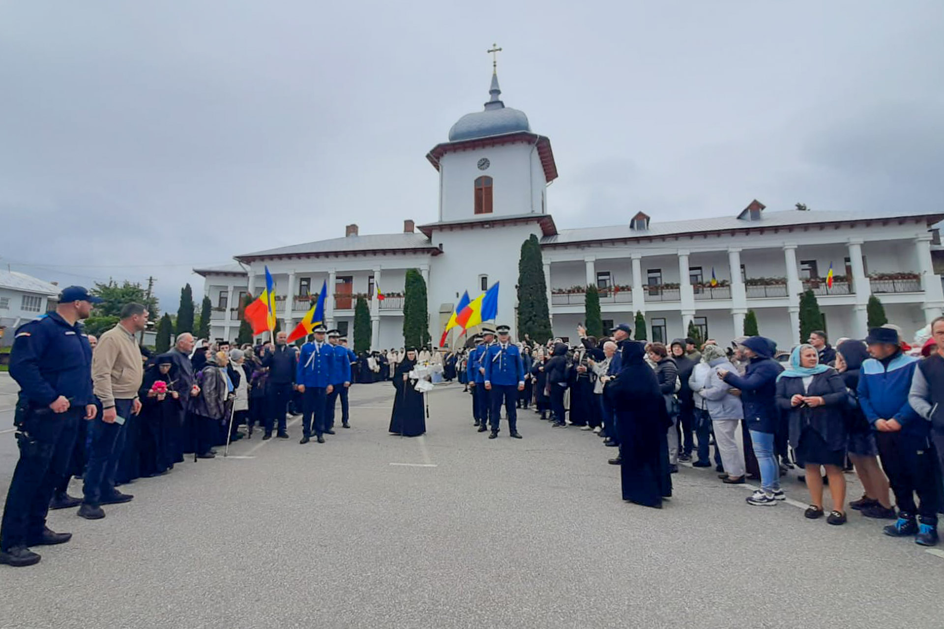 Moaștele Sfântului Martir Constantin Brâncoveanu, aduse spre închinare la Mănăstirea Văratec