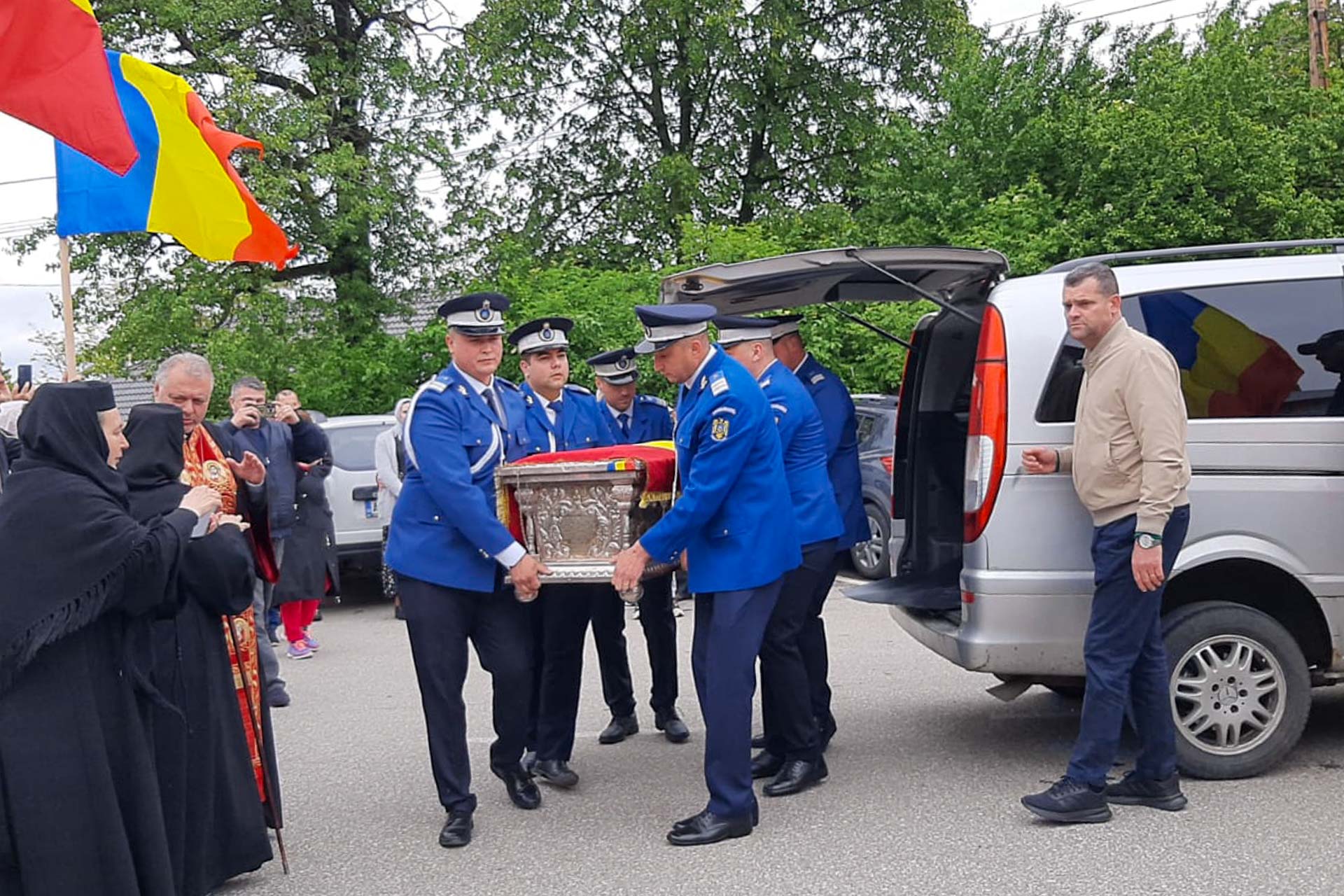 Moaștele Sfântului Martir Constantin Brâncoveanu, aduse spre închinare la Mănăstirea Văratec