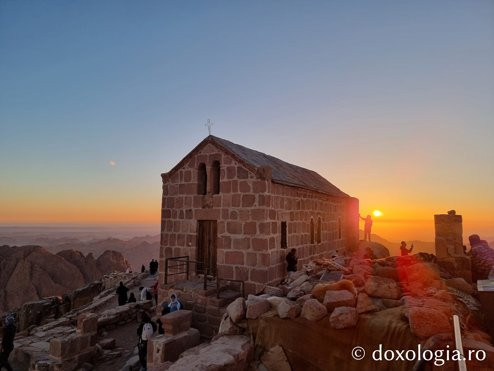 Răsăritul soarelui pe Muntele Sinai