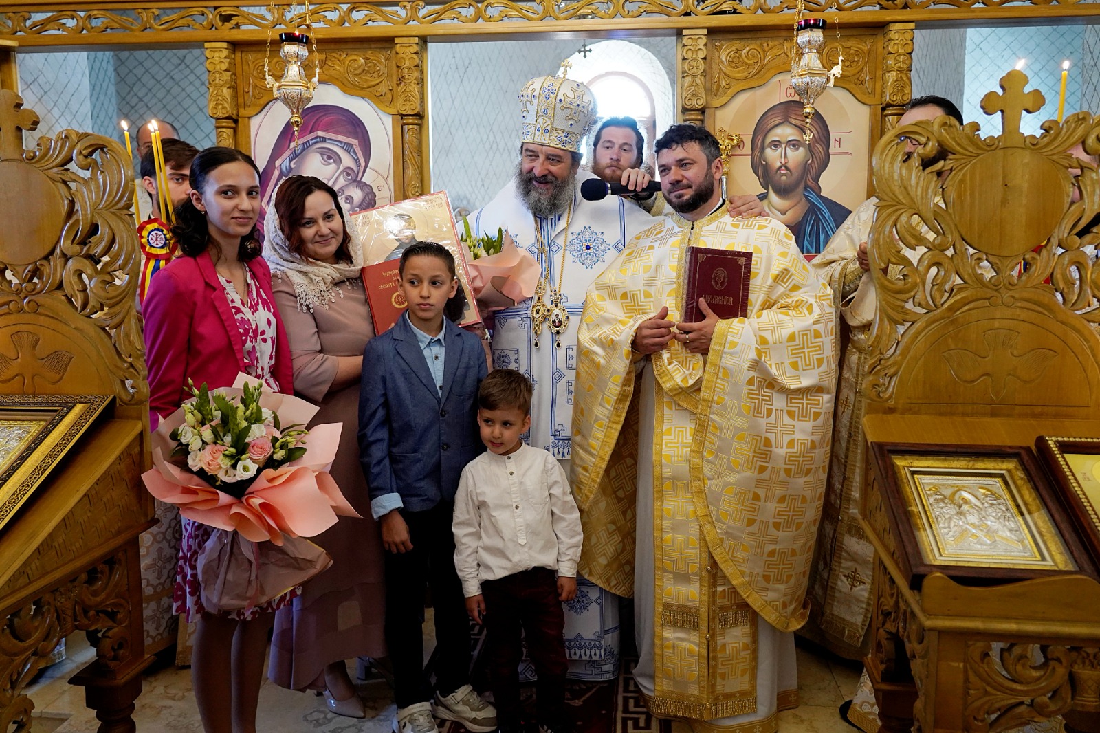 Foto: Flavius Popa Hirotonie de preot, în Duminica Mironosițelor, la Parohia Ciulinești