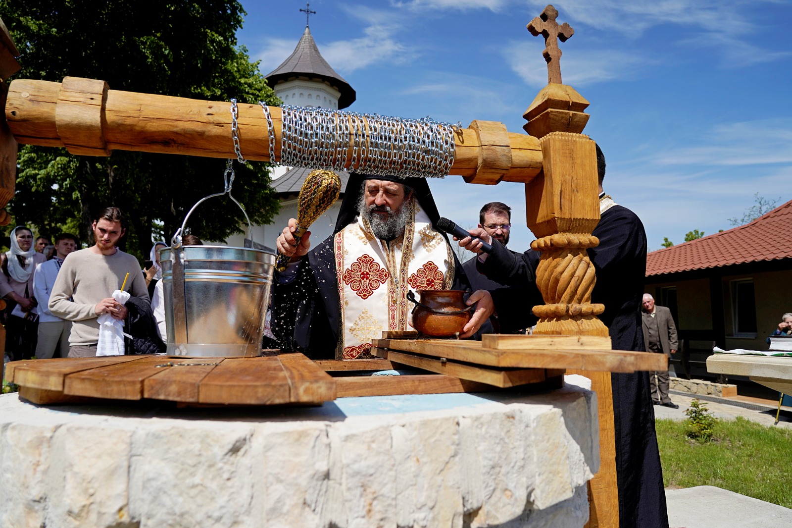 Hirotonie de preot, în Duminica Mironosițelor, la Parohia Ciulinești