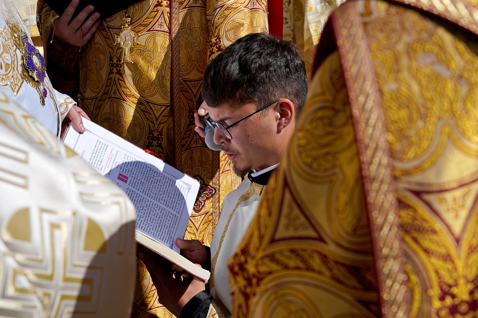 O nouă biserică închinată Sfinților Apostoli Petru și Pavel, sfințită de Mitropolitul Moldovei și Bucovinei