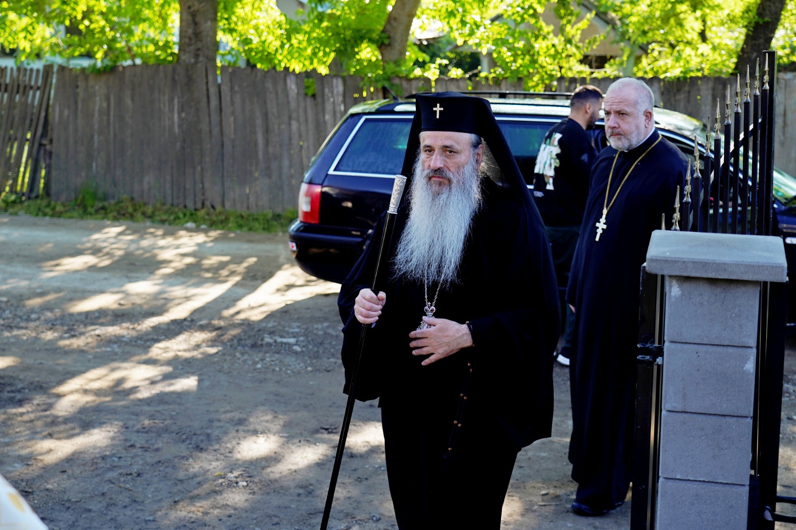 O nouă biserică închinată Sfinților Apostoli Petru și Pavel, sfințită de Mitropolitul Moldovei și Bucovinei