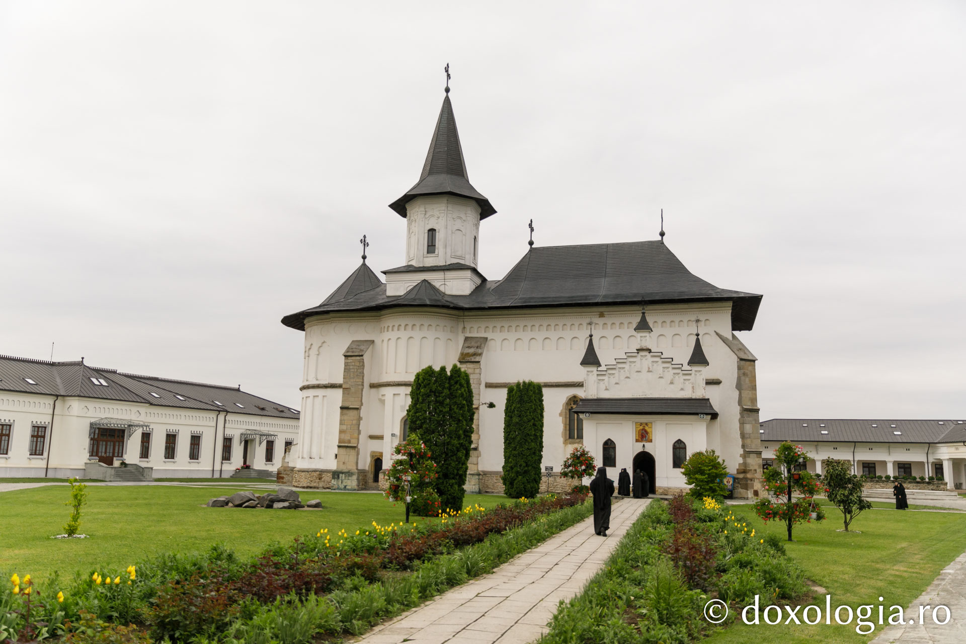 Sinaxa monahală mitropolitană cu stareții și starețele mănăstirilor din cuprinsul Mitropoliei Moldovei și Bucovinei / Foto: Pr. Silviu Cluci Sinaxa monahală mitropolitană cu stareții și starețele mănăstirilor din cuprinsul Mitropoliei Moldovei și Bucovinei
