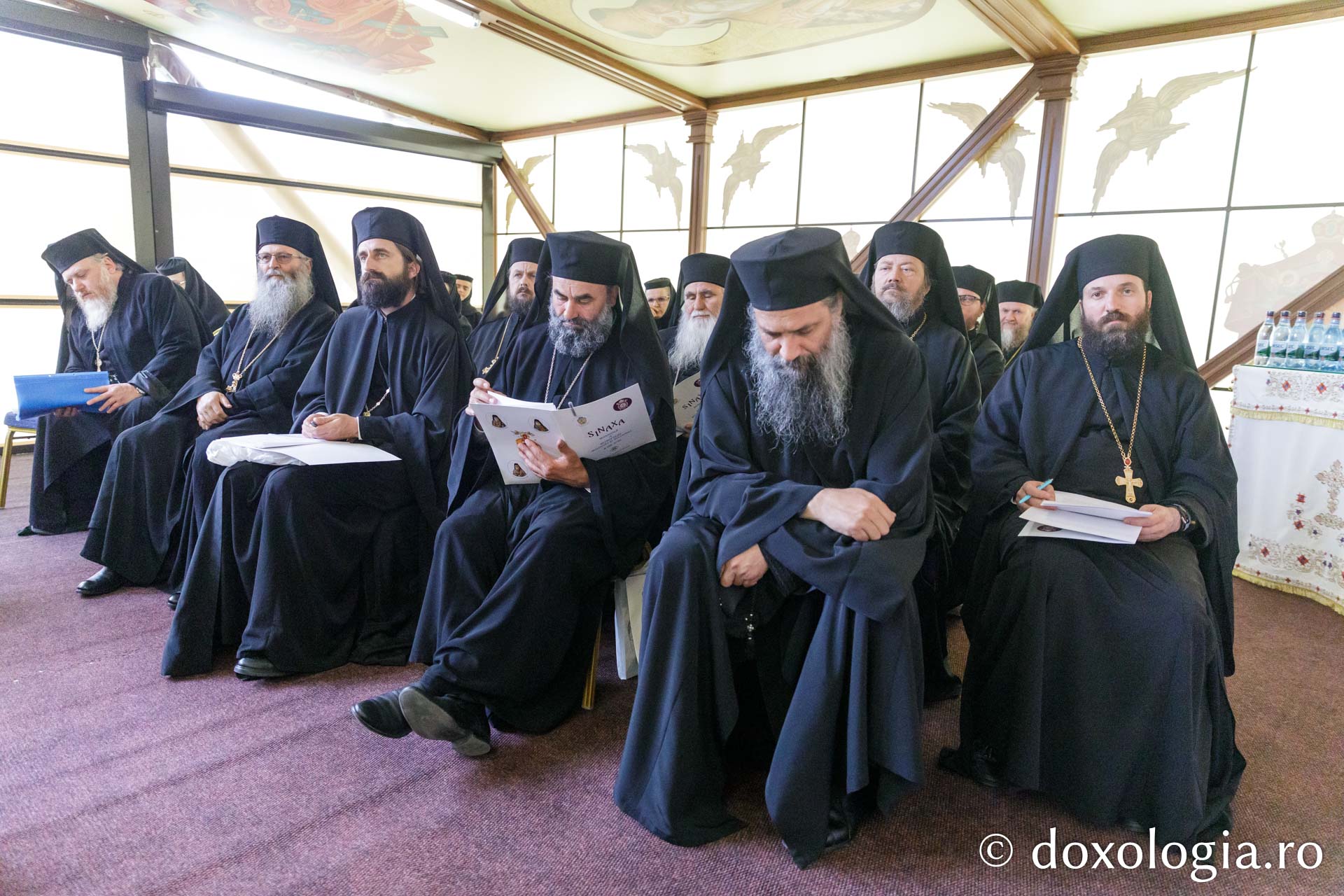 Sinaxa monahală mitropolitană cu stareții și starețele mănăstirilor din cuprinsul Mitropoliei Moldovei și Bucovinei / Foto: Pr. Silviu Cluci Sinaxa monahală mitropolitană cu stareții și starețele mănăstirilor din cuprinsul Mitropoliei Moldovei și Bucovinei