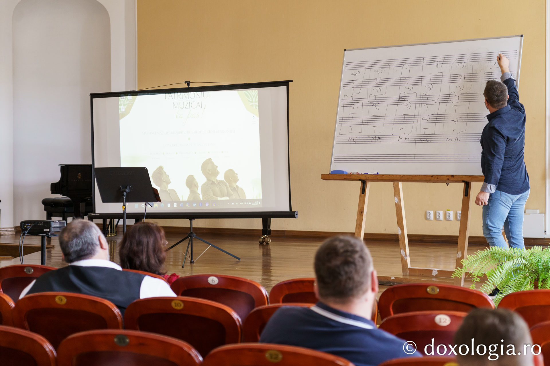 Ieșenii, invitați la un masterclass inedit de muzică veche orientală, susținut de muzicologul Constantin Răileanu