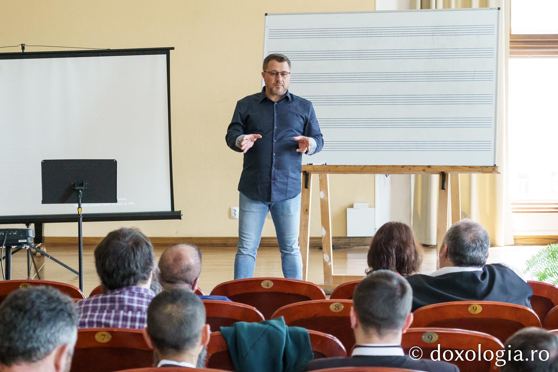 Ieșenii, invitați la un masterclass inedit de muzică veche orientală, susținut de muzicologul Constantin Răileanu