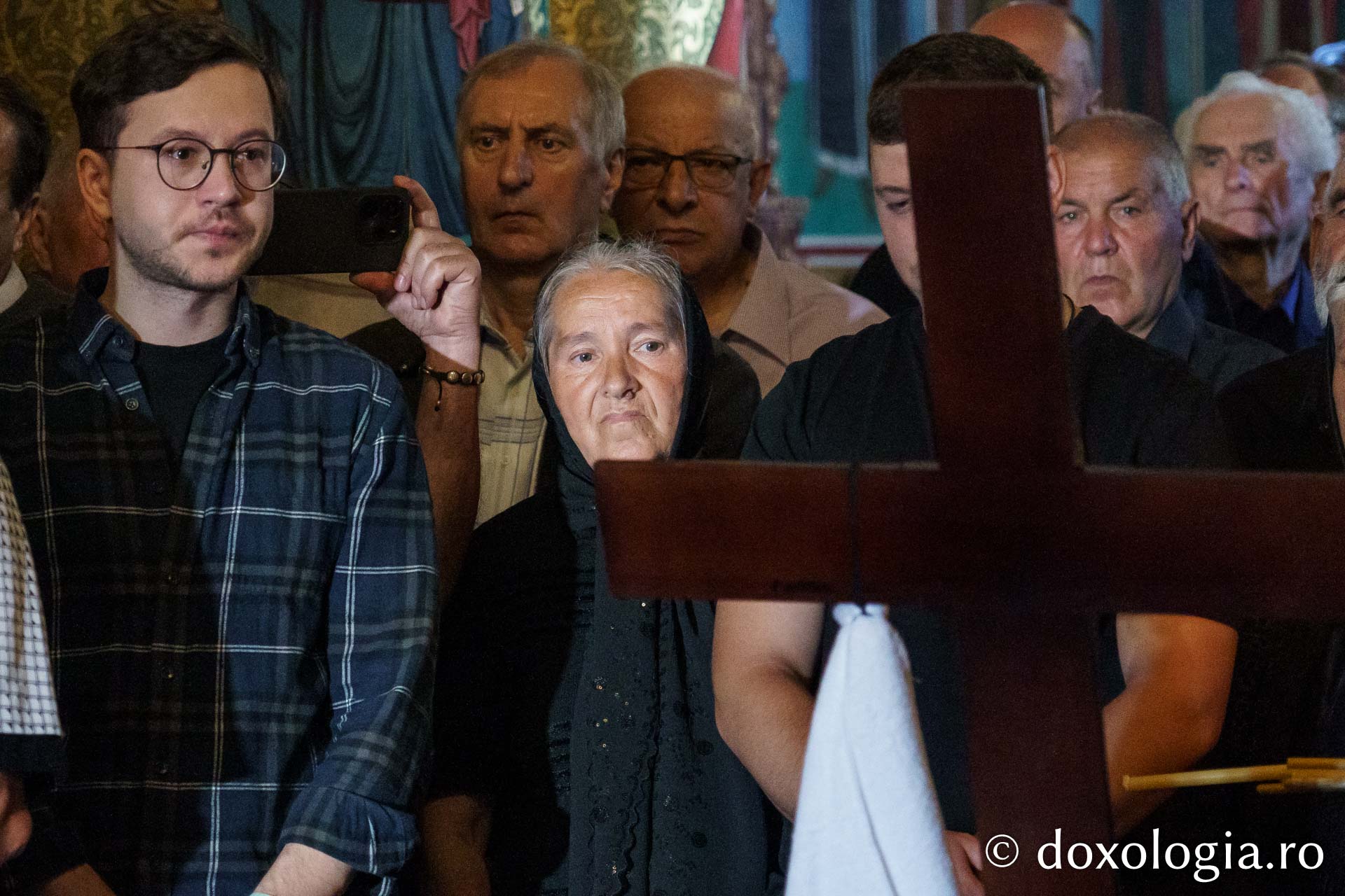 Zeci de credincioși și clerici, la slujba de înmormântare a părintelui Laurențiu Niță