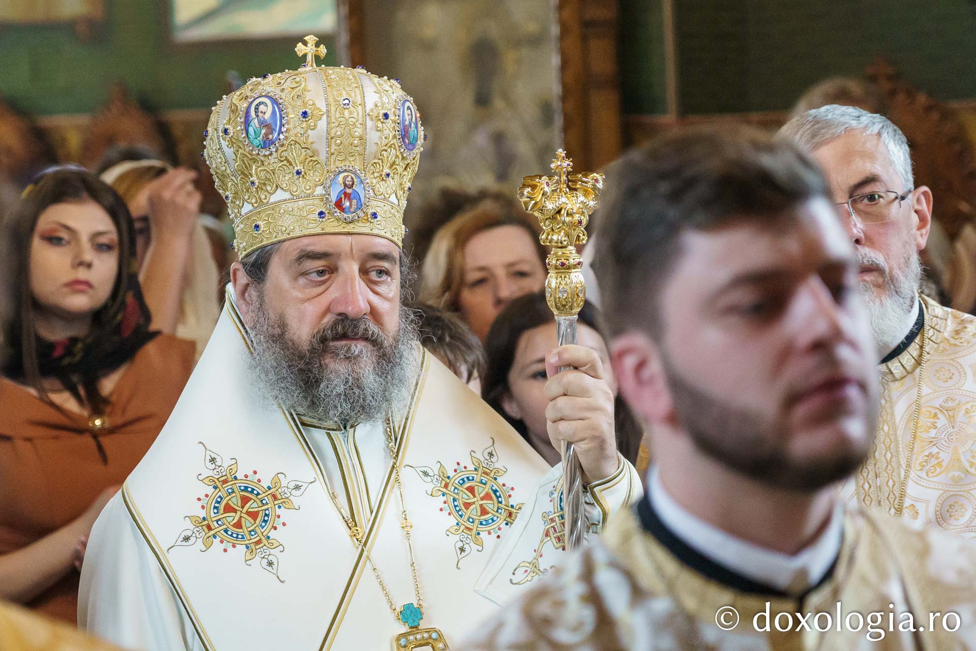 Preasfințitul Nichifor Botoșăneanul a slujit la Parohia „Sfântul Nicolae” din Humulești