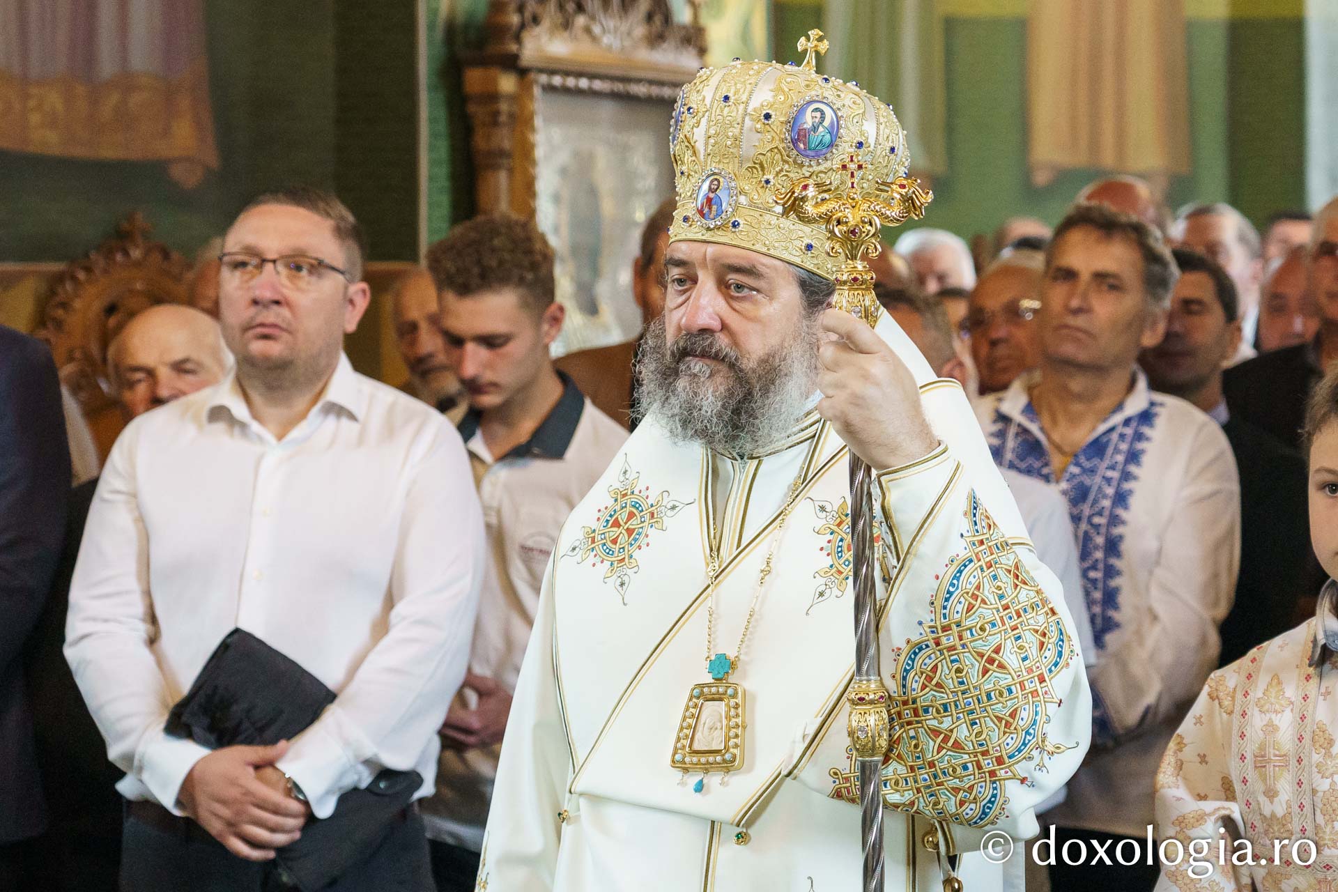 Preasfințitul Nichifor Botoșăneanul a slujit la Parohia „Sfântul Nicolae” din Humulești