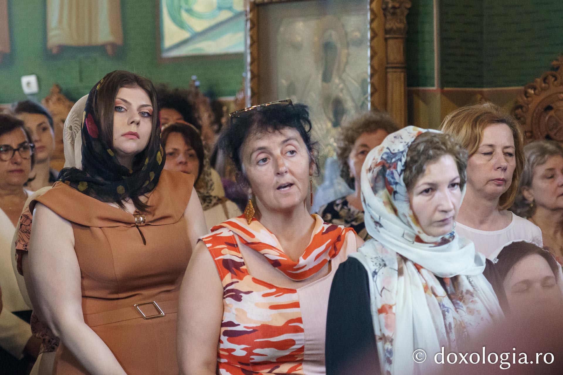 Preasfințitul Nichifor Botoșăneanul a slujit la Parohia „Sfântul Nicolae” din Humulești