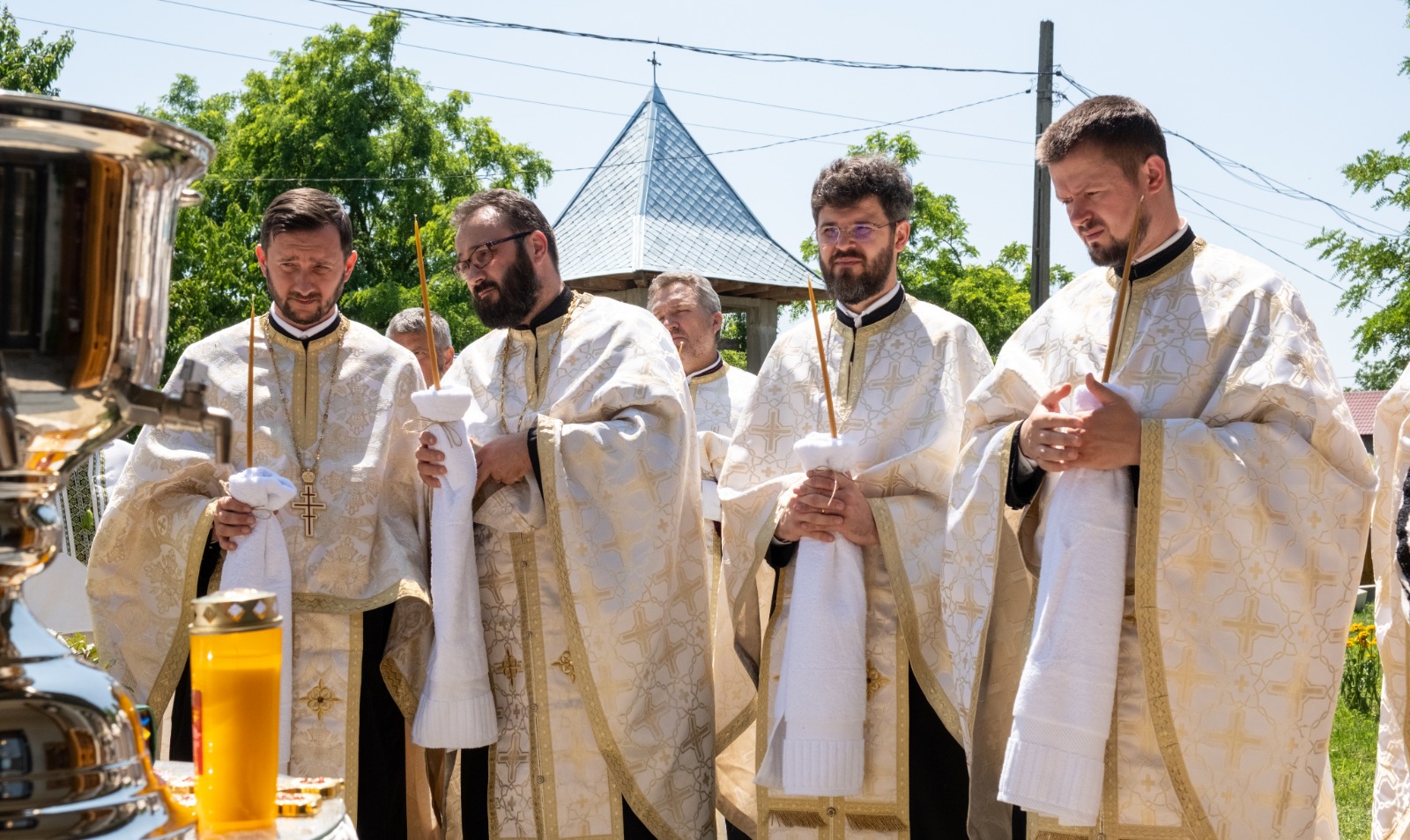 Parohia Șendreni are un nou așezământ: Casa socială „Sfânta Teodora de la Sihla”, binecuvântată de PS Nichifor Botoșăneanul