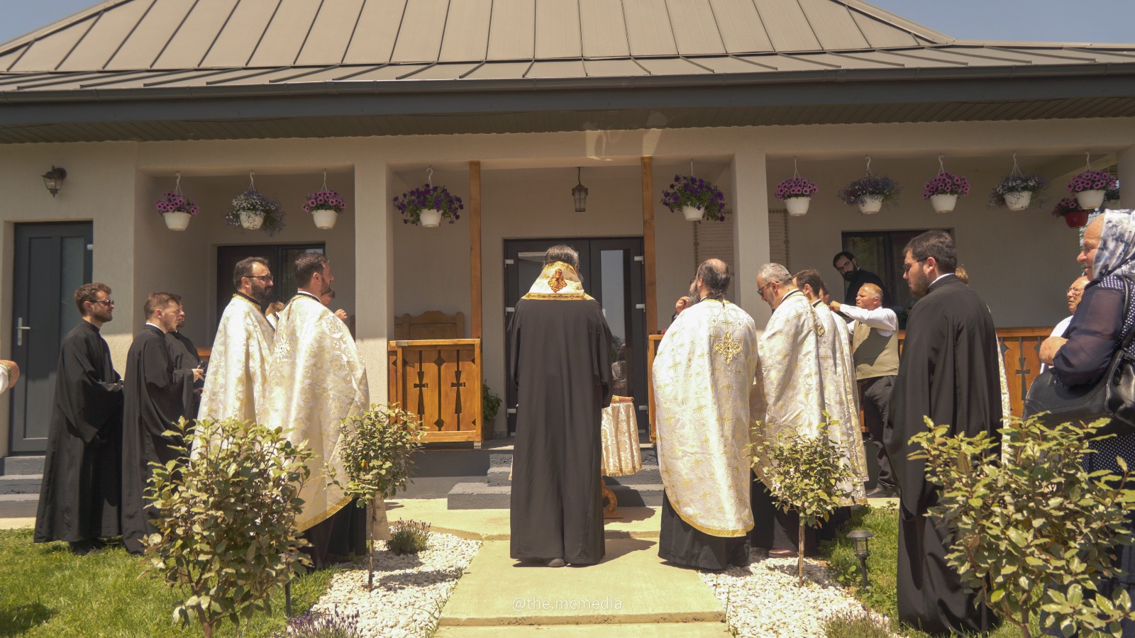 Parohia Șendreni are un nou așezământ: Casa socială „Sfânta Teodora de la Sihla”, binecuvântată de PS Nichifor Botoșăneanul