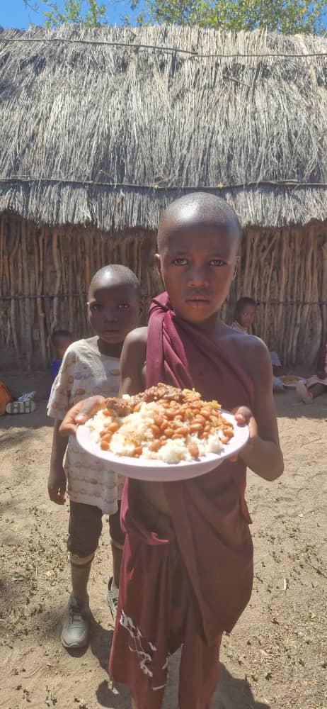 53 de femei și copii s-au botezat la Mapogoro