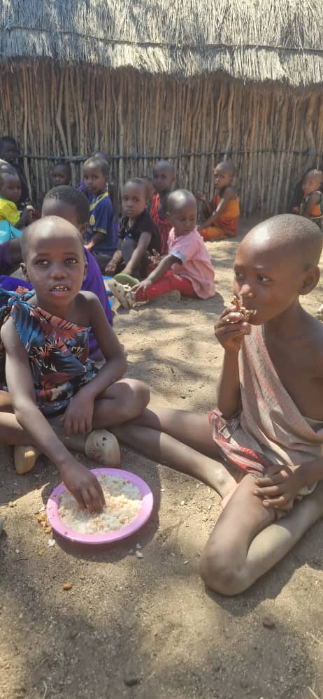 53 de femei și copii s-au botezat la Mapogoro