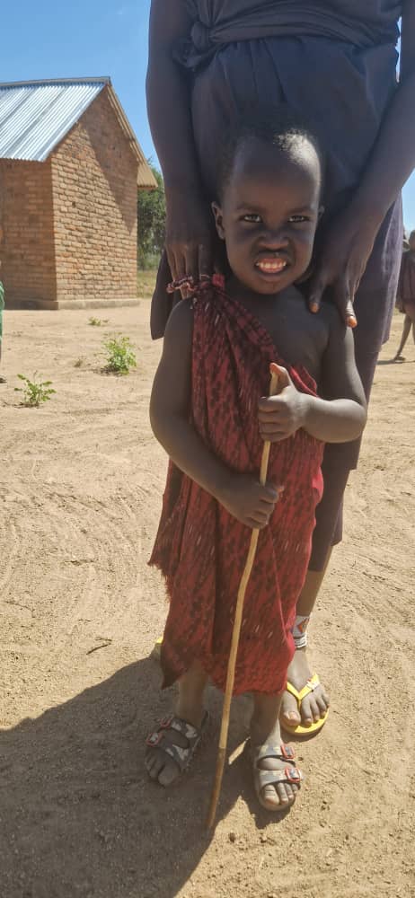 53 de femei și copii s-au botezat la Mapogoro