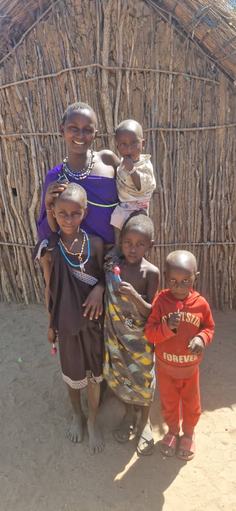 53 de femei și copii s-au botezat la Mapogoro