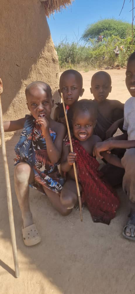 53 de femei și copii s-au botezat la Mapogoro