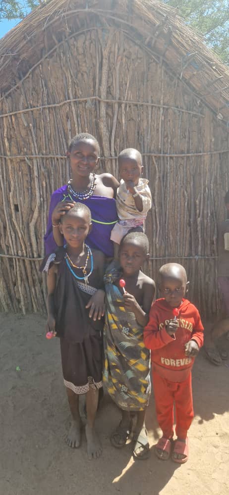 53 de femei și copii s-au botezat la Mapogoro