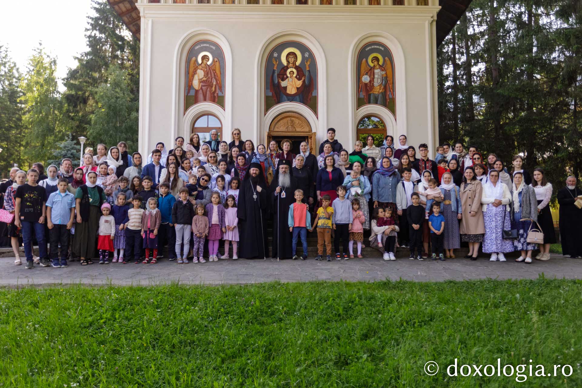 Conferință preoțească dedicată clericilor și familiilor acestora, la Centrul Cultural-Pastoral „Sfântul Daniil Sihastrul” din Durău / Foto: Pr. Silviu Cluci Conferință preoțească dedicată clericilor și familiilor acestora, la Centrul Cultural-Pastoral „Sfântul Daniil Sihastrul” din Durău