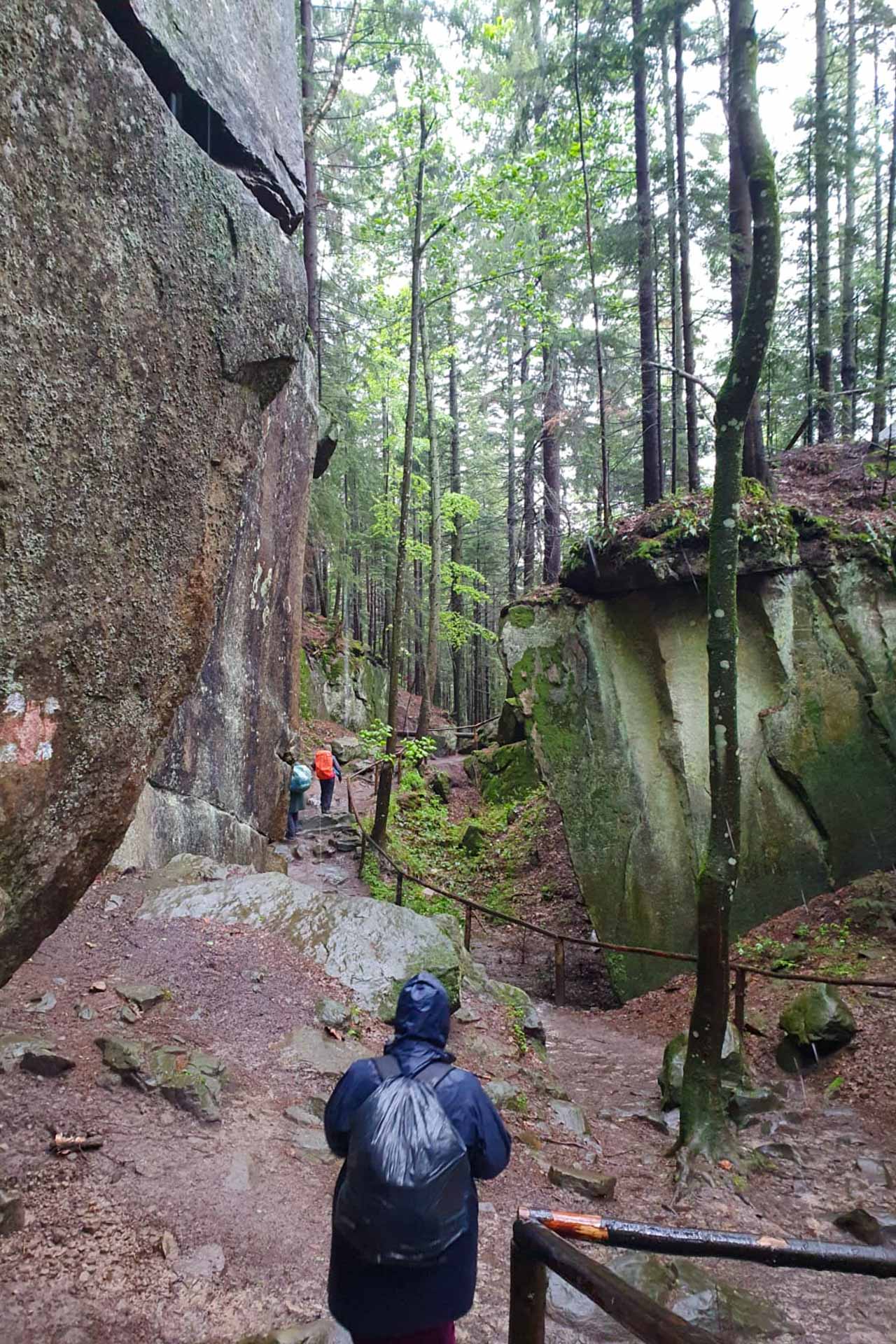 Cu Hristos pe poteci de munte - Pelerinajul la hramul „Înălțarea Domnului” al Mănăstirii Neamț