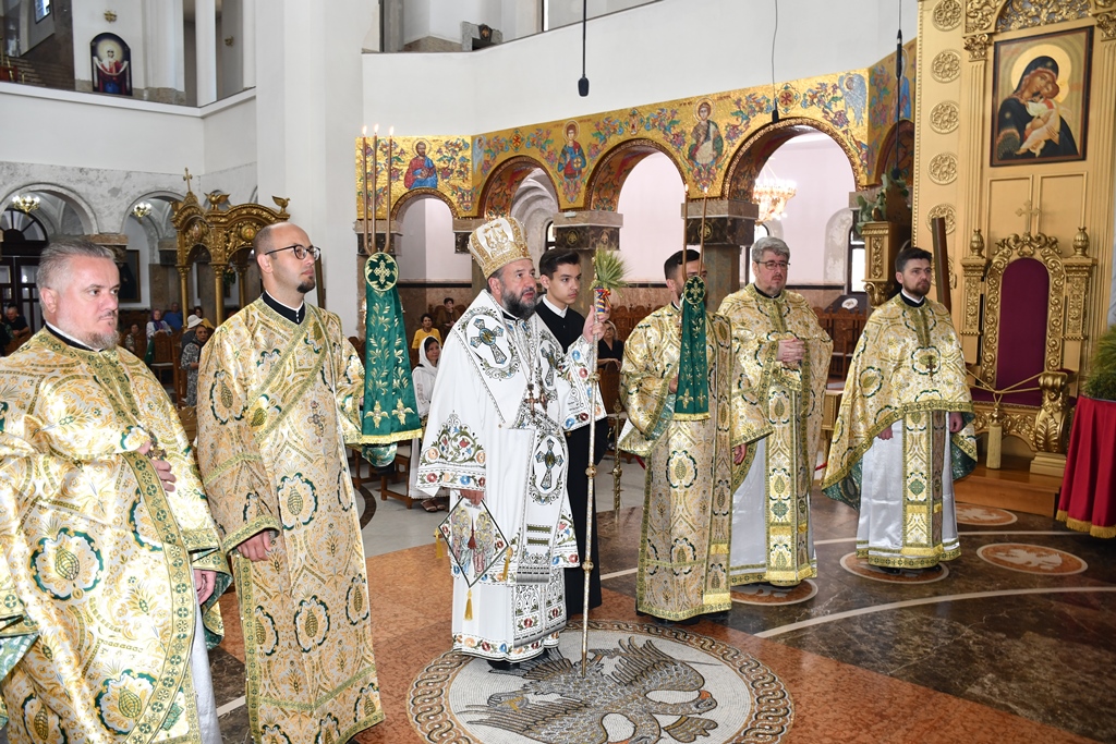 Praznicul Cincizecimii la Catedrala Episcopală din Caransebeș Praznicul Cincizecimii la Catedrala Episcopală din Caransebeș