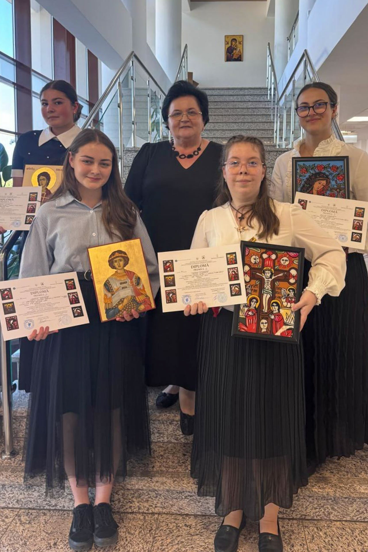 Elevii Seminarului Teologic „Veniamin Costachi”, premiați la Concursul Național „Icoana din sufletul copilului” Elevii Seminarului Teologic „Veniamin Costachi”, premiați la Concursul Național „Icoana din sufletul copilului”