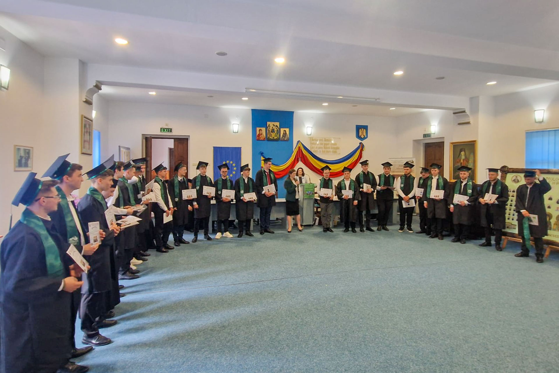 Festivitate de absolvire la Seminarul Teologic „Veniamin Costachi” de la Mănăstirea Neamț Festivitate de absolvire la Seminarul Teologic „Veniamin Costachi” de la Mănăstirea Neamț