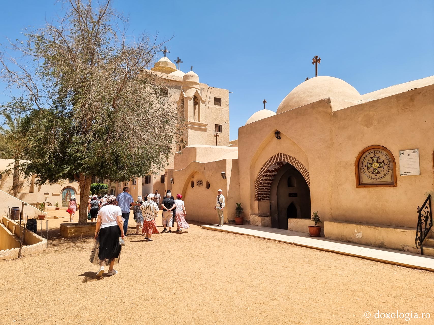 Mănăstirea El Sourian – cea mai pitorească mănăstire din Deșertul Nitriei