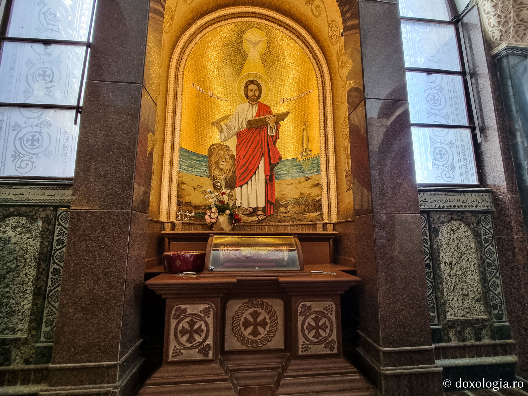 Închinare la moaștele Sfântului Apostol și Evanghelist Marcu de la Mănăstirea „Sfântul Mina” din Egipt