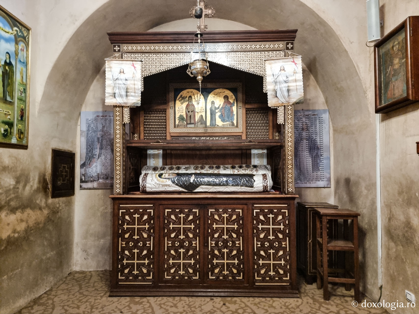 Închinare la moaștele Sfântului Cuvios Efrem Sirul