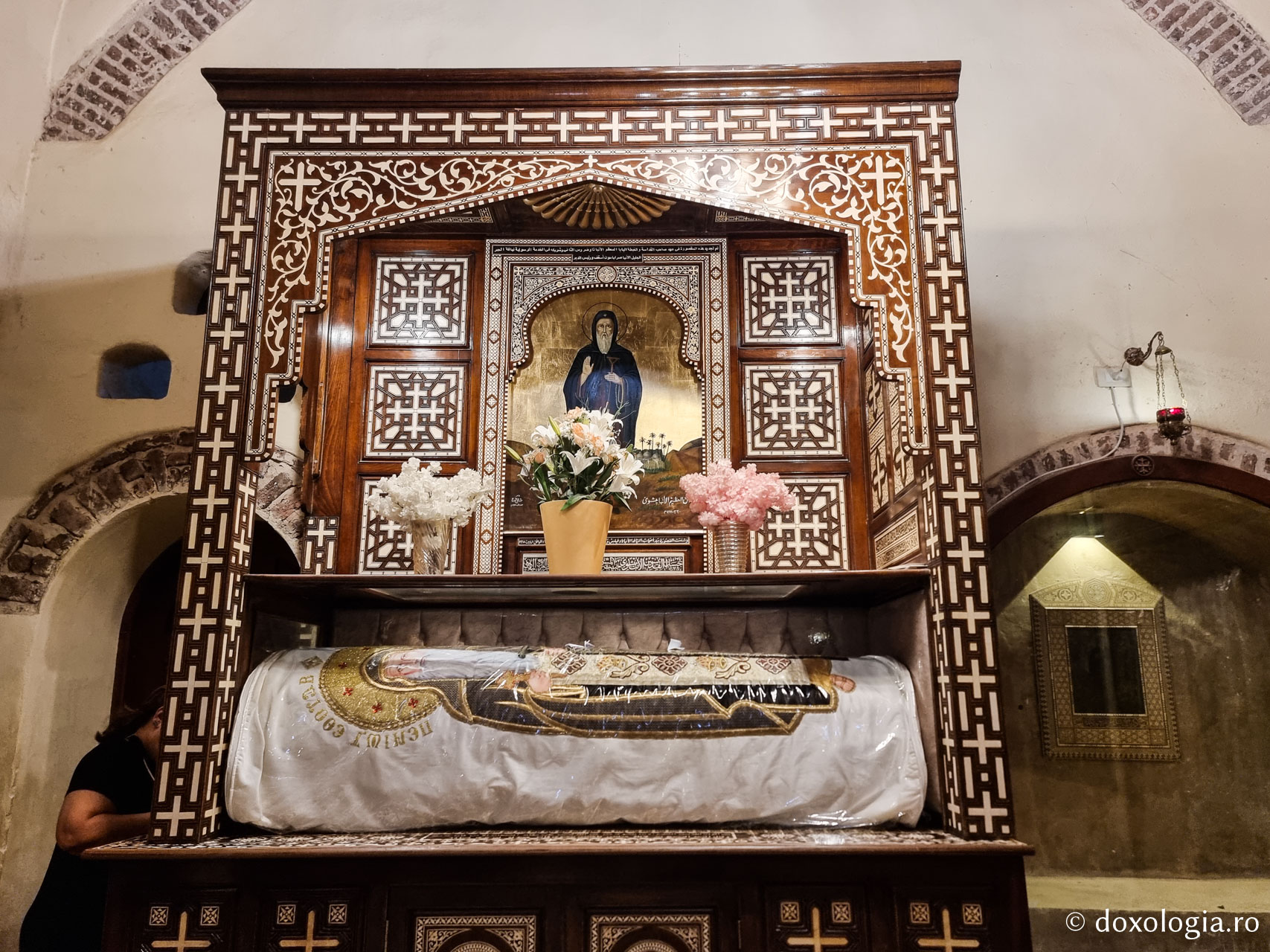 Închinare la moaștele Sfântului Cuvios Paisie cel Mare