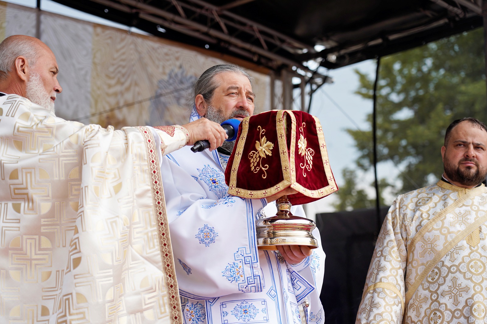 PS Nichifor Botoșăneanul, către nemțeni, la hramul orașului Piatra Neamț: „Să-l urmăm cu viețuirea noastră pe Sfântul Ioan Botezătorul”