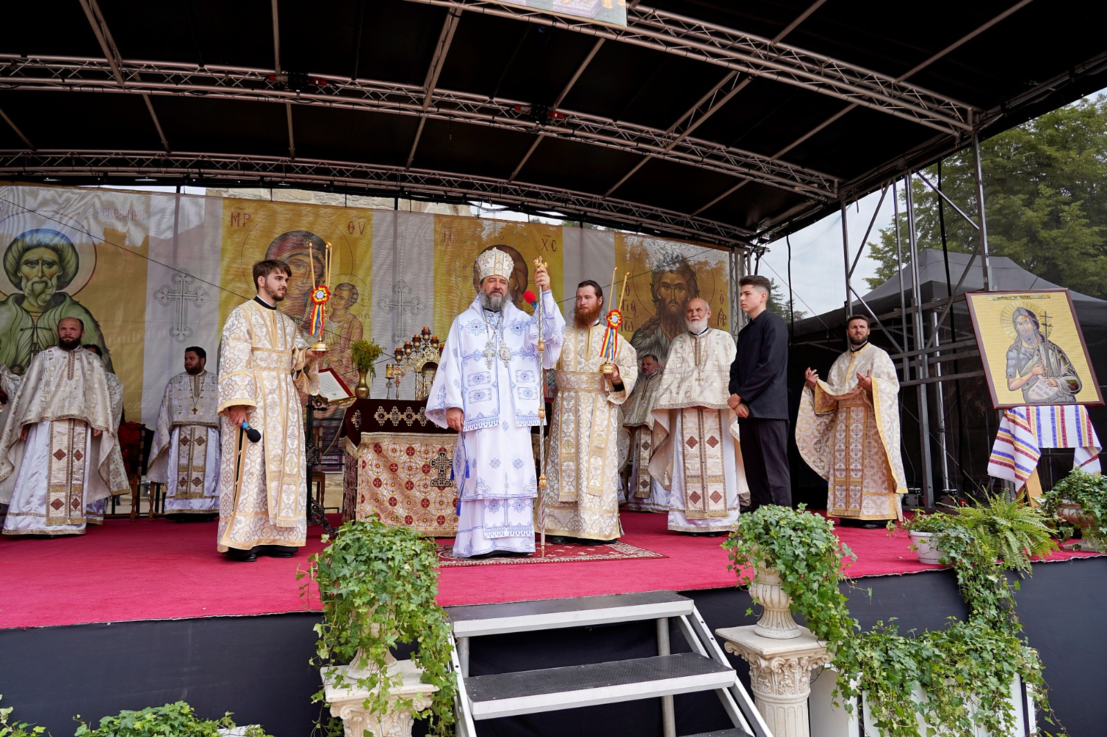 Foto: Flavius Popa PS Nichifor Botoșăneanul, către nemțeni, la hramul orașului Piatra Neamț: „Să-l urmăm cu viețuirea noastră pe Sfântul Ioan Botezătorul”