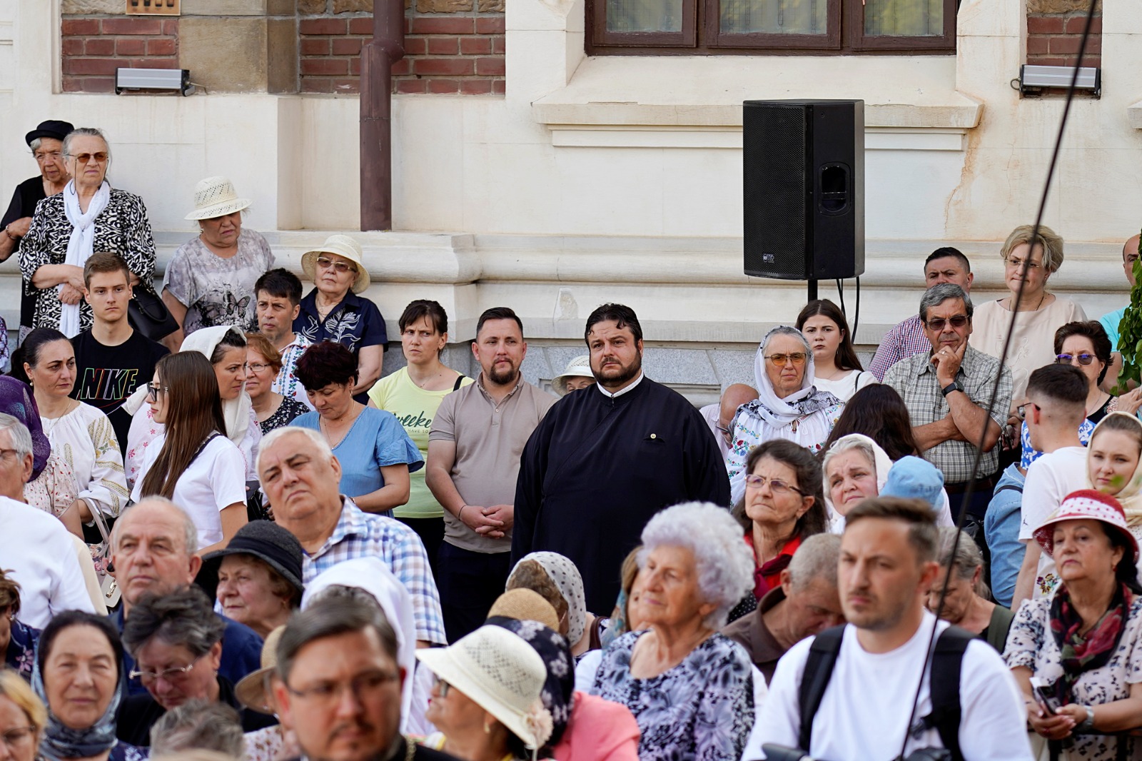Moaștele Sfântului Iosif cel Milostiv, purtate în procesiune la hramul orașului Piatra Neamț