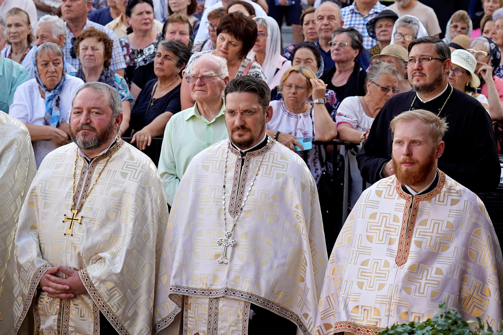Moaștele Sfântului Iosif cel Milostiv, purtate în procesiune la hramul orașului Piatra Neamț