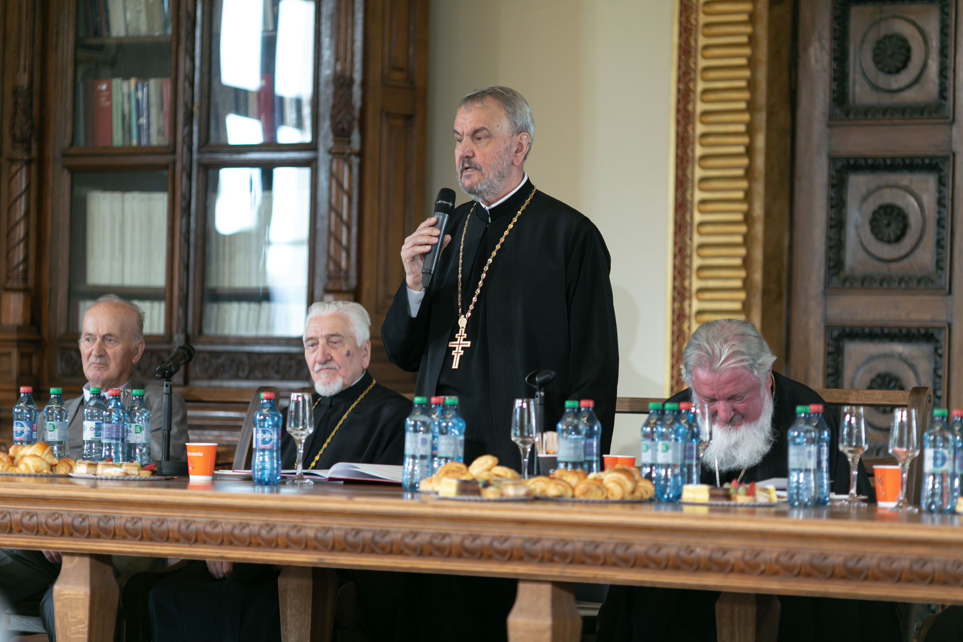 Studenții promoției 1995 de la Facultatea de Teologie din Iași